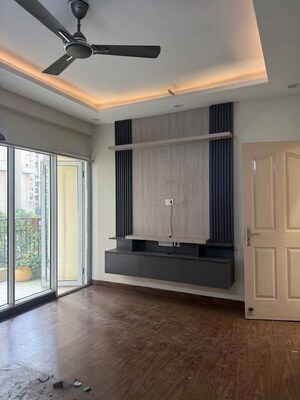 Room in 2 BHK Apartment at Hawelia Valencia Homes, Sector 1 Greater Noida – for Rent