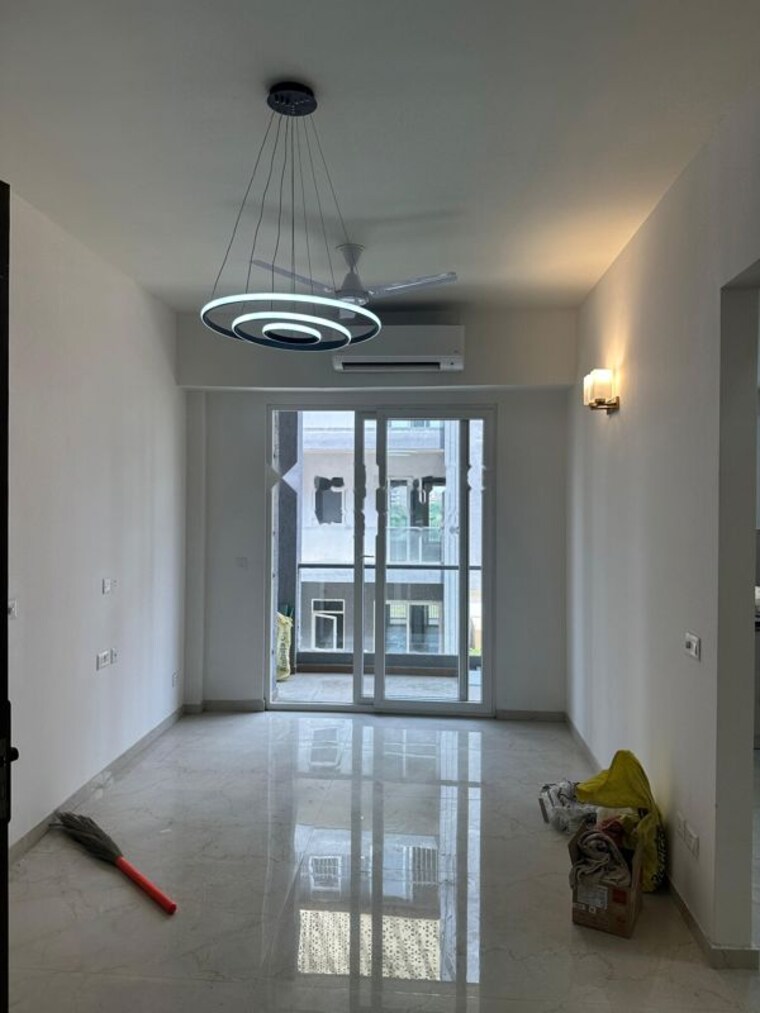Living Room, hero-homes-gurgaon 3 Bedroom 3378 Sq.Ft. Apartment In Sector 104 Gurgaon 10432606
