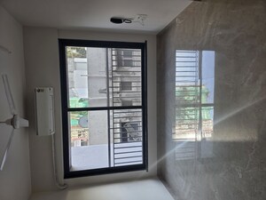 Room in 2 BHK Apartment at  Rushi The Kollage Andheri, Andheri East – for Rent