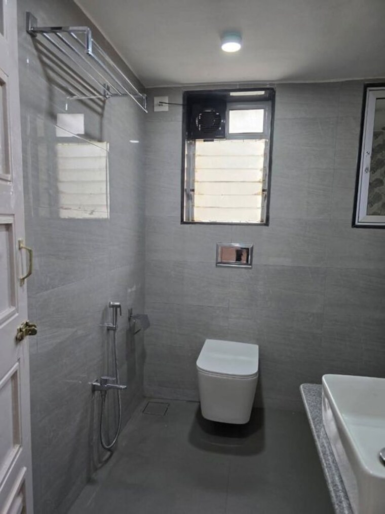 Bathroom, bandstand-apartment 3 Bedroom 1200 Sq.Ft. Apartment In Bandra West Mumbai 10432624