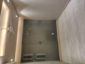 Furnished Amenities in 2 BHK Builder Floor at Sarvapriya Vihar – for Sale