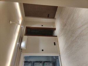 Furnished Amenities in 2 BHK Builder Floor at Sarvapriya Vihar – for Sale