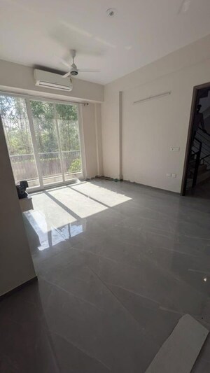 Room in 3.5 BHK Apartment at M3M Antalya Hills, Sector 79 – for Rent