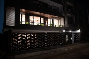 Parking in 4 BHK Builder Floor at Sushant Lok ii – for Sale
