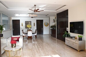 Team Area in 4 BHK Builder Floor at Sushant Lok ii – for Sale