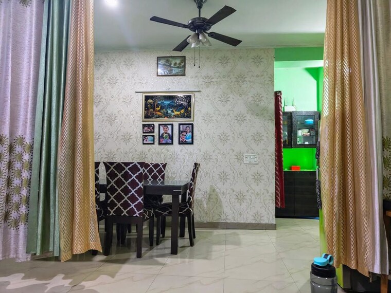 Gym, dlf phase i 3.5 Bedroom 500 Sq.Yd. Builder Floor In Dlf Phase I Gurgaon 10432661