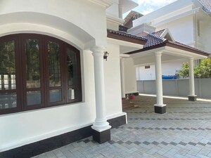Building Lobby in 4 BHK Villa at Vadookara – for Sale