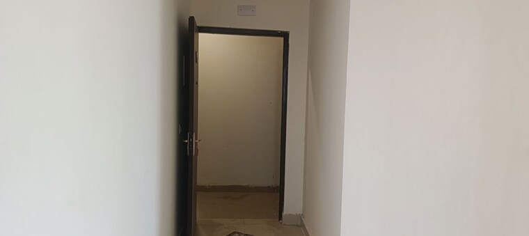 Room, sector 63 2 Bedroom 840 Sq.Ft. Apartment In Sector 63 Gurgaon 9881145