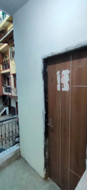 Furnished Amenities in 2 BHK Builder Floor at Rohini Sector 5 – for Rent