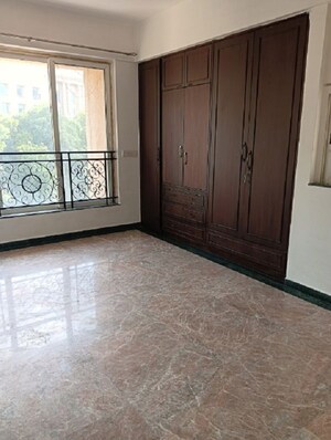 Room in 3 BHK Apartment at Hiranandani Gardens Octavius, Powai – for Rent