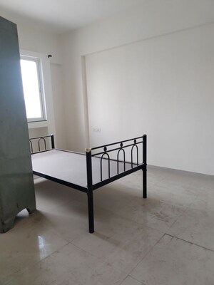 Room in 3 BHK Apartment at Splendour County, Rahatani – for Sale