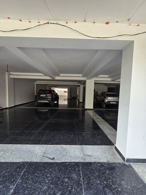 Parking in 4 BHK Builder Floor at Green Fields Colony – for Sale