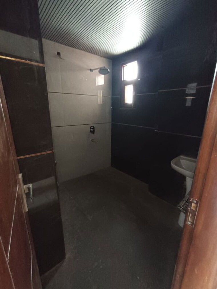 Kitchen, rajendra nagar sector 2 5 Bedroom 300 Sq.Yd. Builder Floor In Rajendra Nagar Sector 2 Ghaziabad 10427384