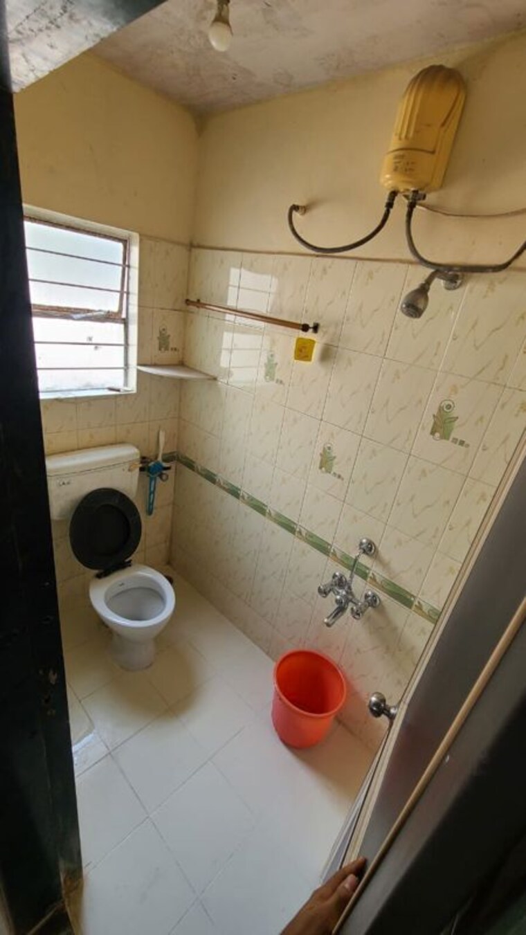 Bathroom, vishrantwadi 1 Bedroom 650 Sq.Ft. Apartment In Vishrantwadi Pune 10432812