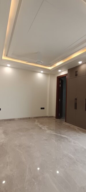 Room in 3 BHK Builder Floor at BPTP Parkland Pride, Sector 77 – for Sale