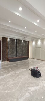 3 BHK + Pooja Room,Servant Room 250 Sq.Yd. Builder Floor in BPTP Parkland Pride