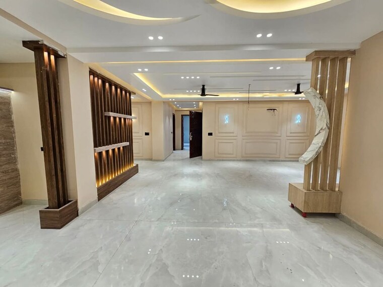  Parking, green fields colony 4 Bedroom 4500 Sq.Ft. Builder Floor In Green Fields Colony Faridabad 10432847