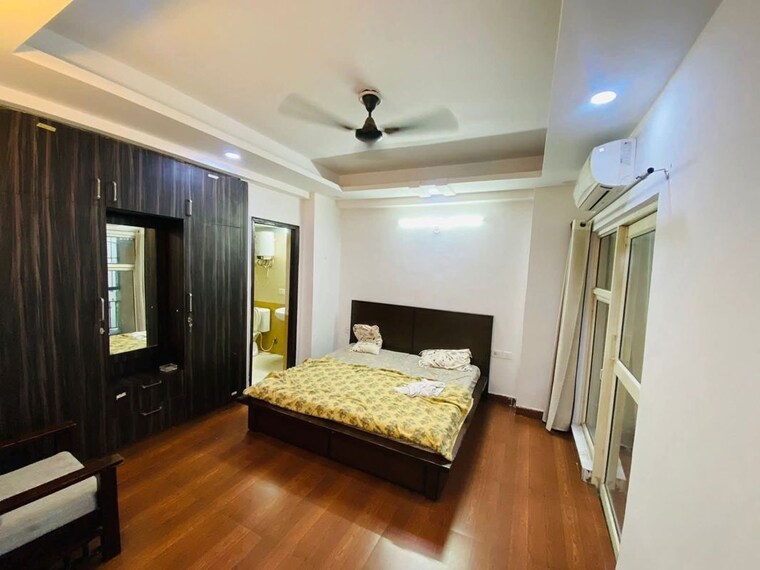 Living Room, sam-palm-olympia-phase-second 3 Bedroom 1450 Sq.Ft. Apartment In Sector 16c Greater Noida Greater Noida 10432848