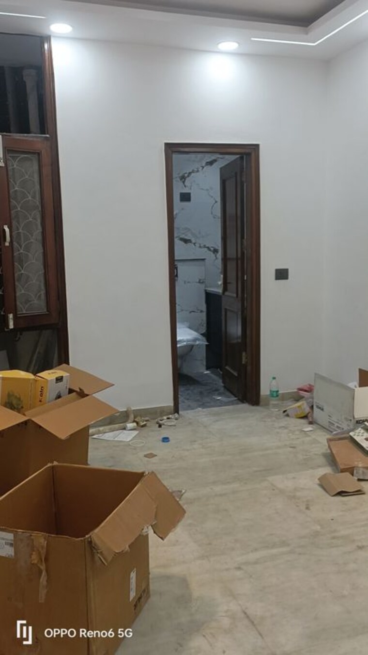 Living Room, chittaranjan park 2 Bedroom 125 Sq.Yd. Builder Floor In Chittaranjan Park Delhi 10432865