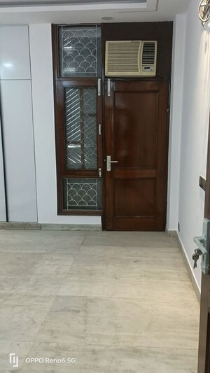 Room in 2 BHK Builder Floor at Chittaranjan Park – for Sale