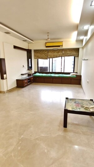 Room in 3 BHK Apartment at DB Realty Shagun Towers, Goregaon East – for Rent