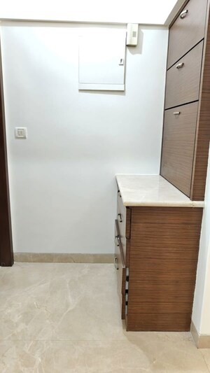Room in 3 BHK Apartment at DB Realty Shagun Towers, Goregaon East – for Rent