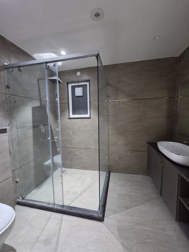 Bathroom, green fields colony 4 Bedroom 4500 Sq.Ft. Builder Floor In Green Fields Colony Faridabad 10432878