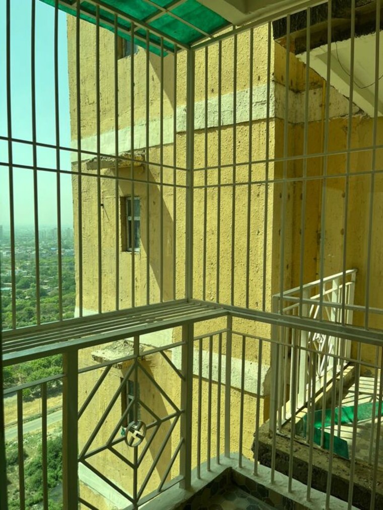 Balcony, migsun-nehru-place Commercial Office Space in IT/SEZ 500 Sq.Ft. In Tech Zone Greater Noida Greater Noida 10432900