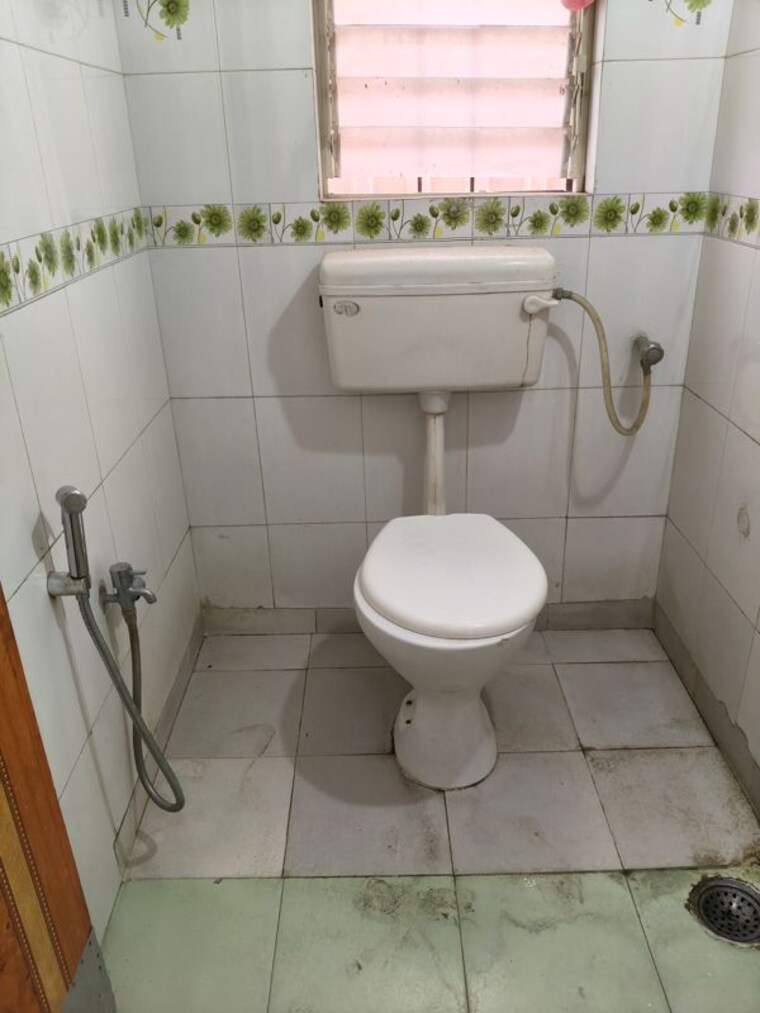Bathroom, sanjay park 1 Bedroom 480 Sq.Ft. Apartment In Sanjay Park Pune 10433003
