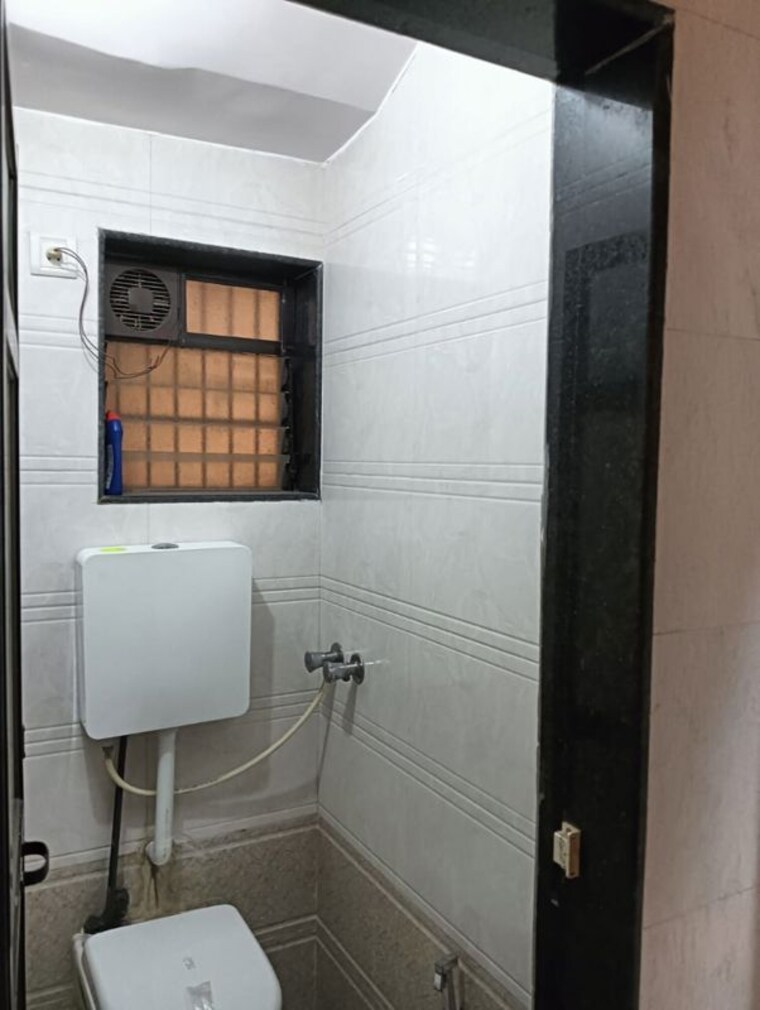 Bathroom, tulshidham-complex 1 Bedroom 500 Sq.Ft. Apartment In Thane West Thane 10433040