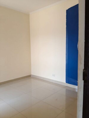 Room in 2 BHK Apartment at Ascent Savy Ville De, Raj Nagar Extension – for Rent