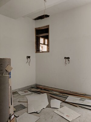 Room in 1 BHK Builder Floor at Sector 73 – for Sale
