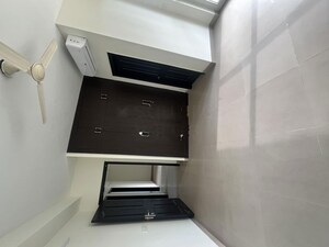 Furnished Amenities in 3.5 BHK Apartment at BPTP Park Prime, Sector 66 – for Rent