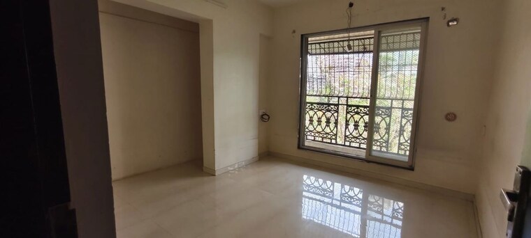 Room, shreeji-ville-co-operative-housing-society-ltd 2 Bedroom 750 Sq.Ft. Apartment In Panch Pakhadi Thane 10433143