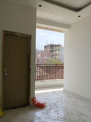 Room in 3 BHK Builder Floor at Sector 73 – for Sale