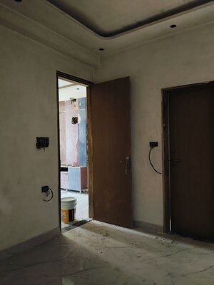 Room in 3 BHK Builder Floor at Sector 73 – for Sale