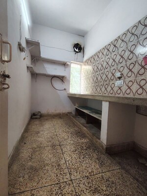 Bathroom in 1 BHK Apartment at Katwaria Sarai – for Rent