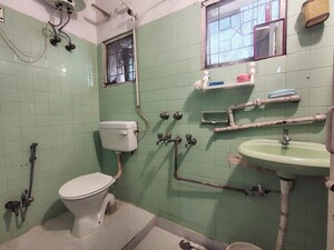 Bathroom in 1 BHK Apartment at Katwaria Sarai – for Rent