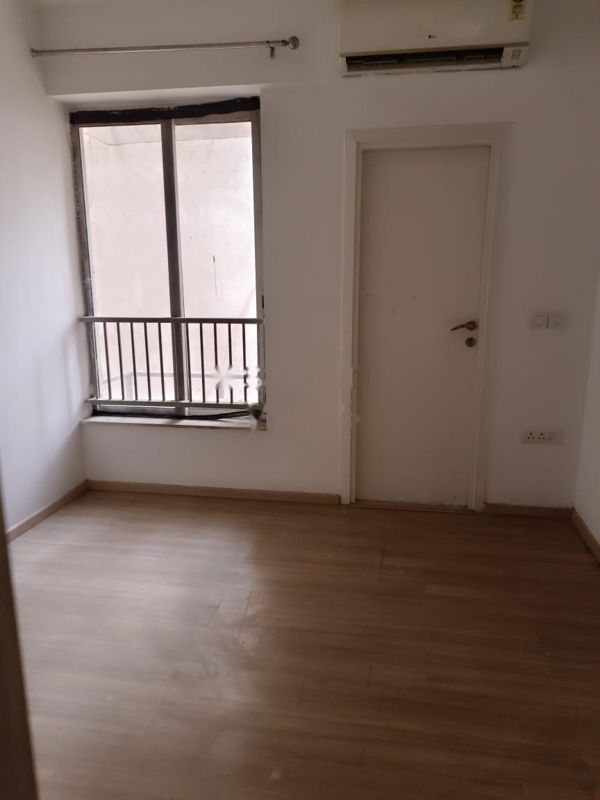 3 BHK 1780 Sq.Ft. Apartment in DLF Regal Gardens