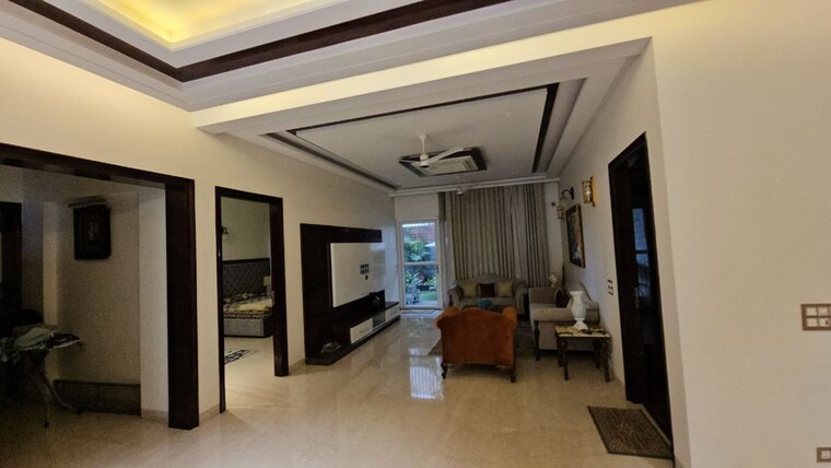  Parking, gmada aerocity 6+ Bedroom 2275 Sq.Ft. Independent House In Gmada Aerocity Zirakpur 10433160