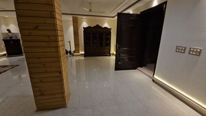 Room in 6+ BHK Independent House at Gmada Aerocity – for Rent