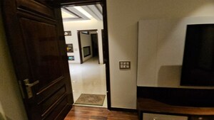 Room in 6+ BHK Independent House at Gmada Aerocity – for Rent