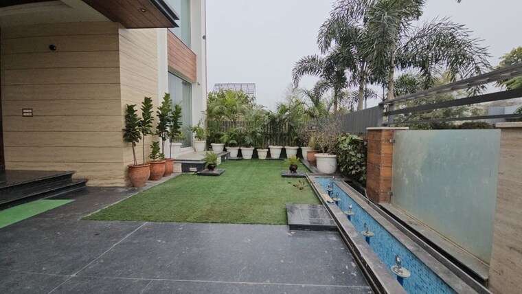 Balcony, gmada aerocity 6+ Bedroom 2275 Sq.Ft. Independent House In Gmada Aerocity Zirakpur 10433160