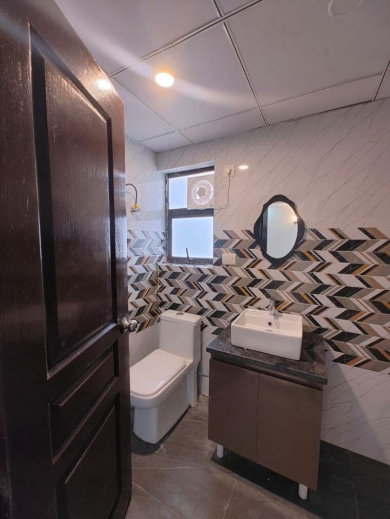 Bathroom, paras-tierea-premium-floor 2 Bedroom 925 Sq.Ft. Apartment In Sector 137 Noida 10433174