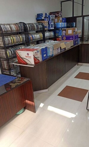  Showroom – Exterior View View at New Mandi - for Rent