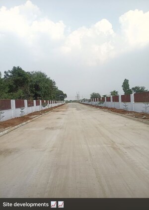   Plot at Sarvagna Dhatri County, Railapur – for Sale