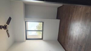 Room in 1.5 BHK Apartment at Lodha Lakeshore Greens, Dombivli East – for Rent