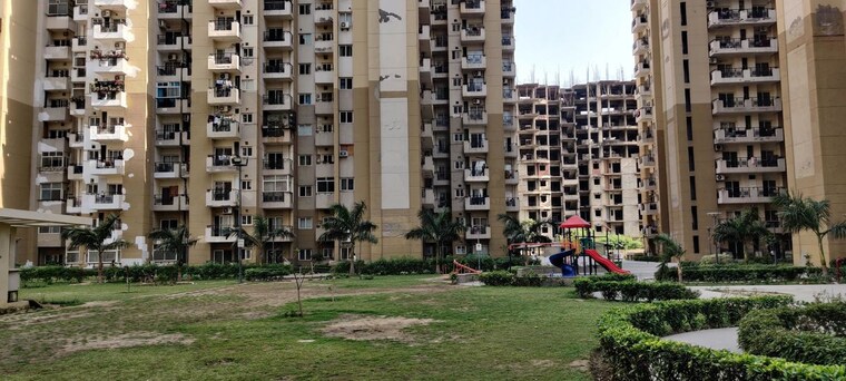 Exterior View, nimbus-express-park-view-ii 2.5 Bedroom 1114 Sq.Ft. Apartment In Chi V Greater Noida Greater Noida 10433177