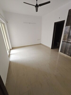 Room in 2.5 BHK Apartment at Nimbus Express Park View - II, Chi V Greater Noida – for Sale