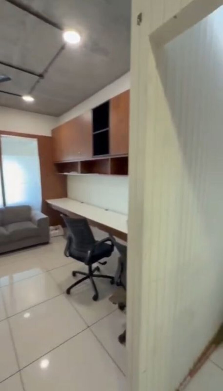Team Area, sun-westbank Commercial Office Space 800 Sq.Ft. In Navrangpura Ahmedabad 10433263